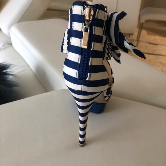 Khloe by Zigi Soho - Picture 4 of 7